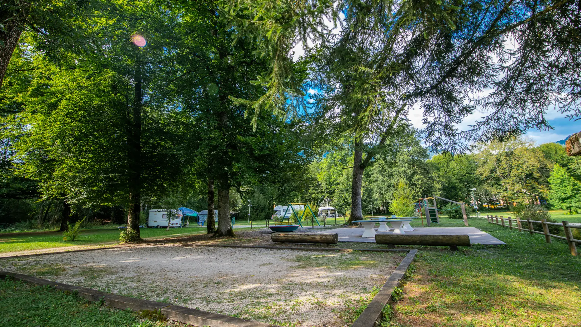 Camping Les Thézières