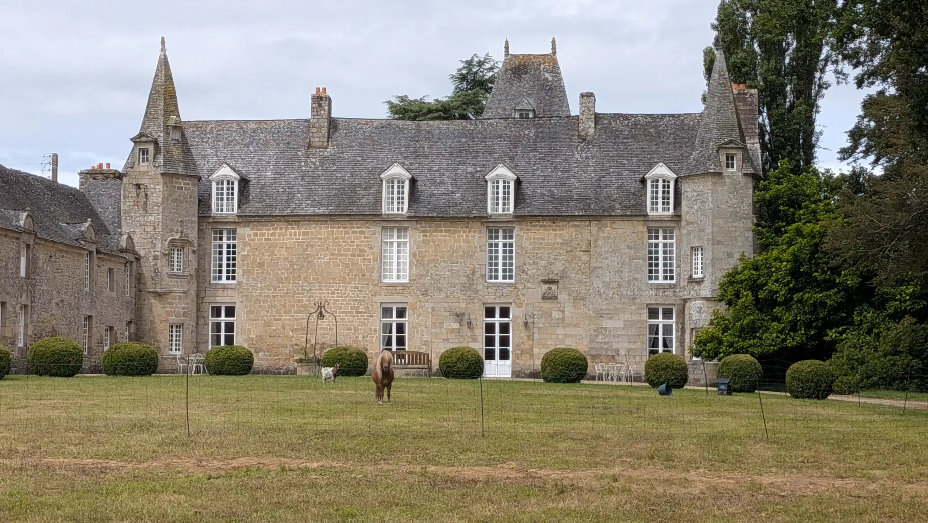 Le château et son étang #10