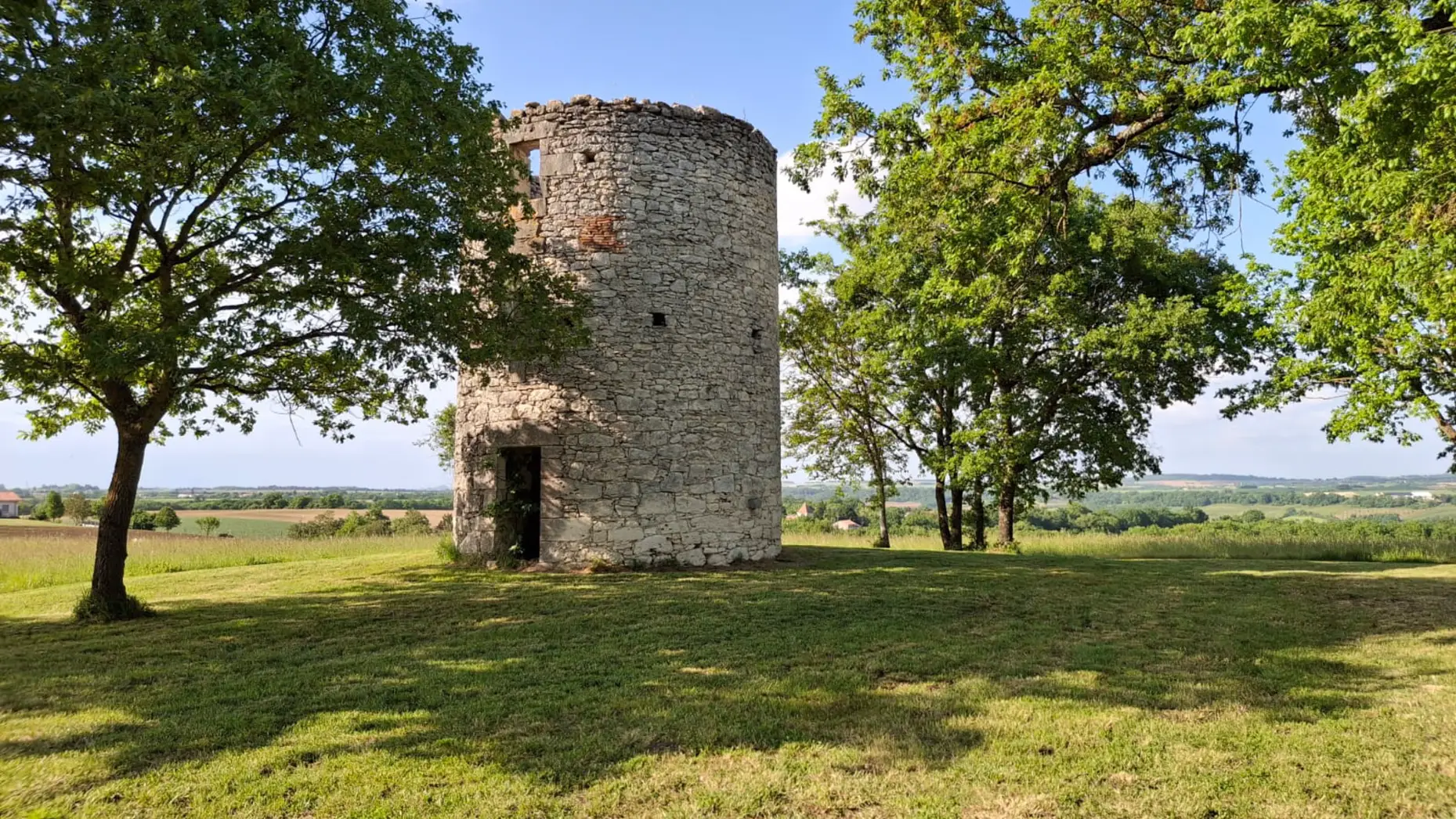 Au pied du moulin